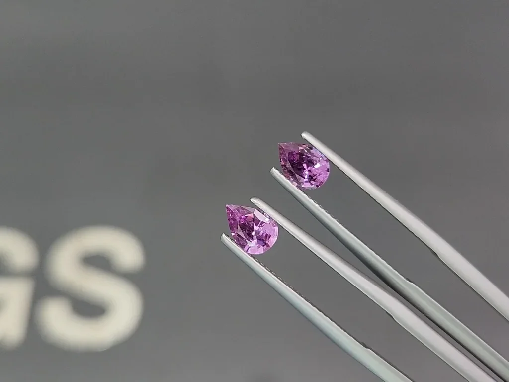 Pair of unheated purple sapphires pear cut 1.38 carats, Madagascar  Image №3