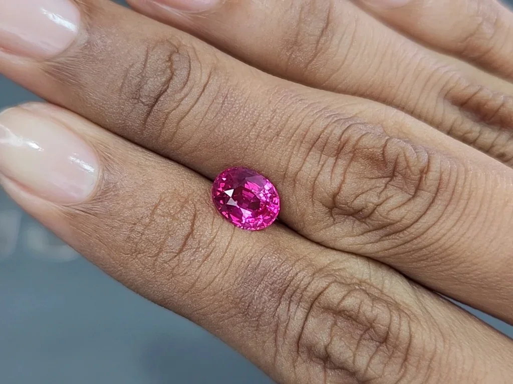 Unheated sapphire Vivid Pink oval cut 2.05 carats, Sri Lanka   Image №2