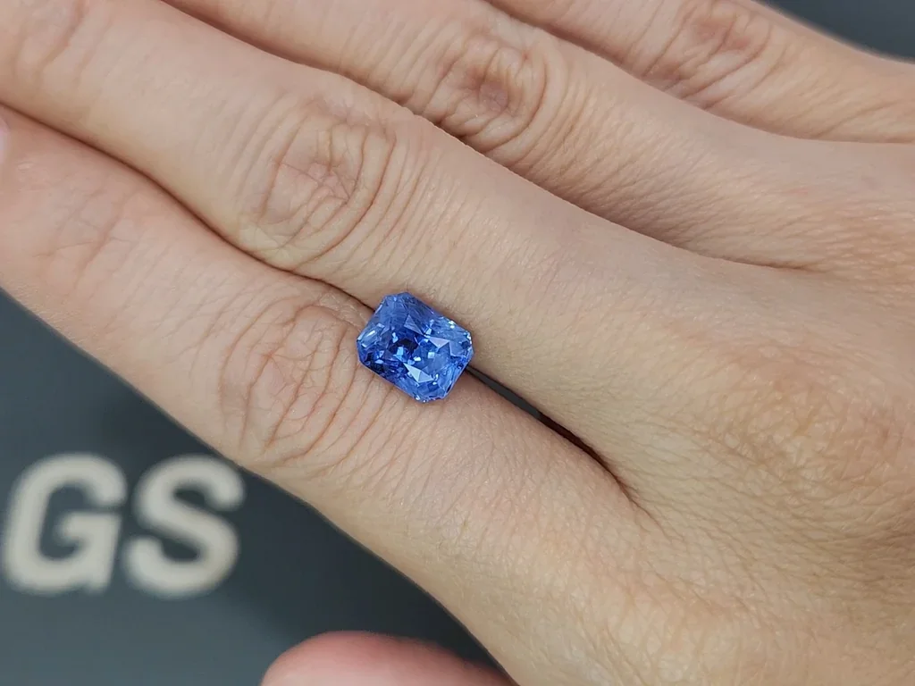 Unheated sapphire Intense Blue octagon cut 3.52 carats, Sri Lanka Image №2