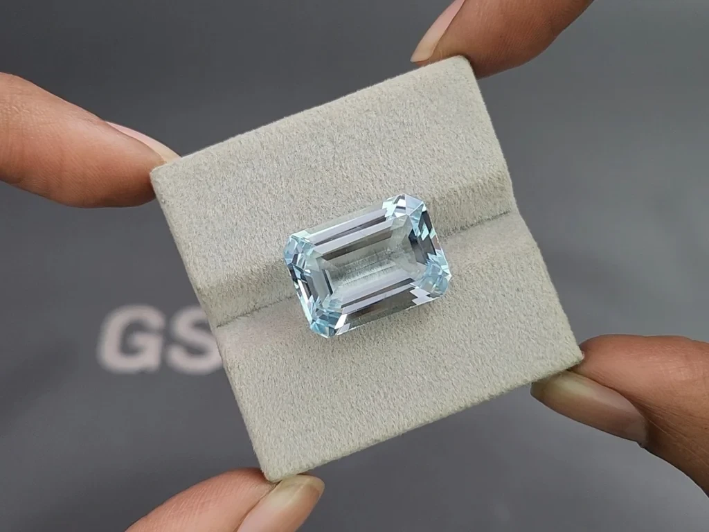 Large aquamarine octagon cut 14.41 carats, Madagascar  Image №4