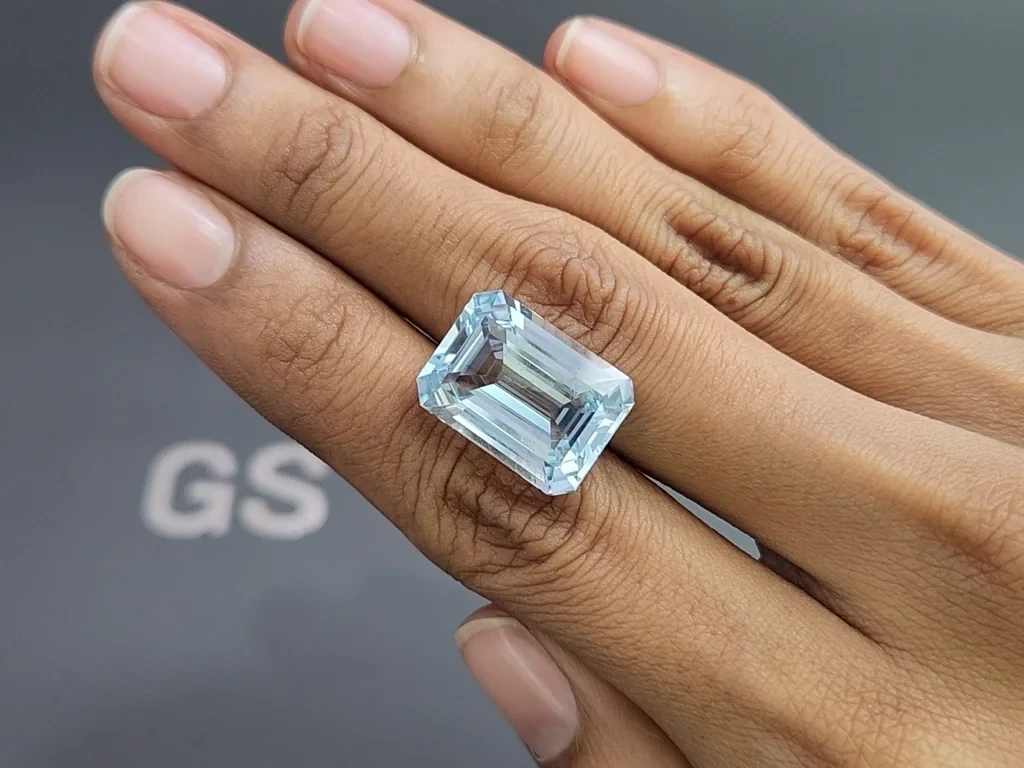 Large aquamarine octagon cut 14.41 carats, Madagascar  Image №2