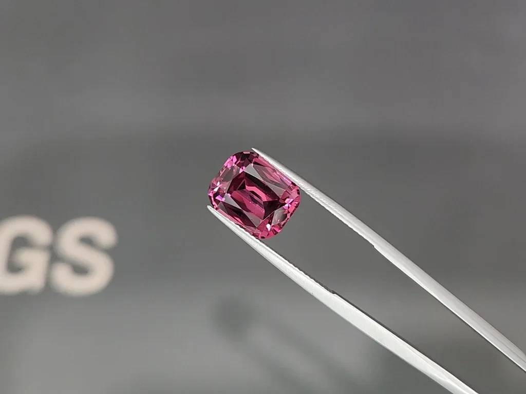 Garnet rhodolite Vivid Pink cushion cut 6.53 carats,Tanzania Image №3