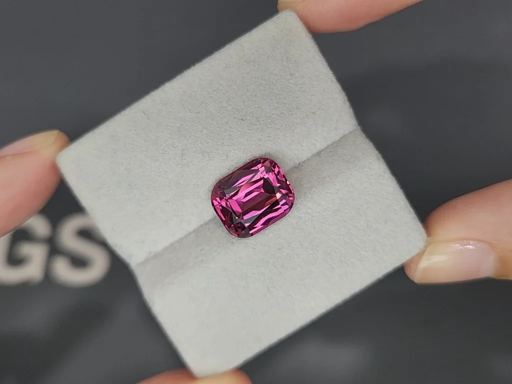 Garnet rhodolite Vivid Pink cushion cut 6.53 carats,Tanzania Image №4