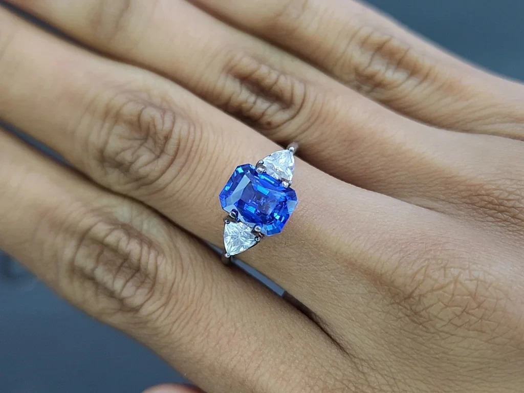Unheated sapphire Royal Blue octagon cut 3.59 carats, Sri Lanka Image №5