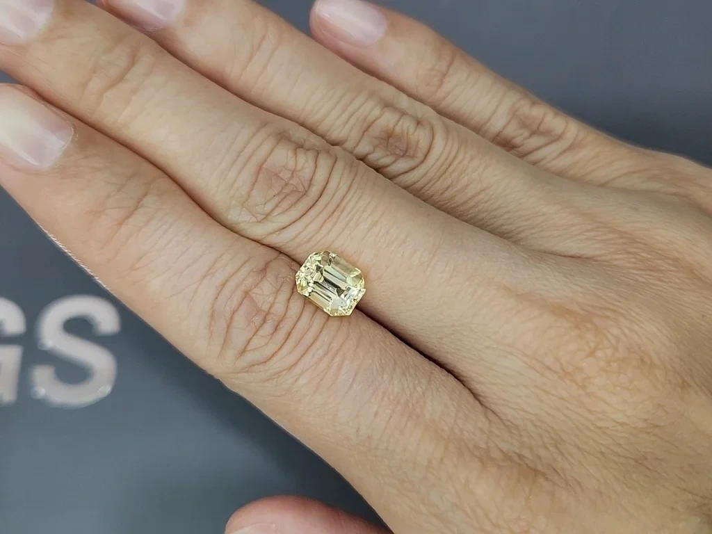 Unheated yellow sapphire in octagon cut 3.04 carats, Sri Lanka Image №2