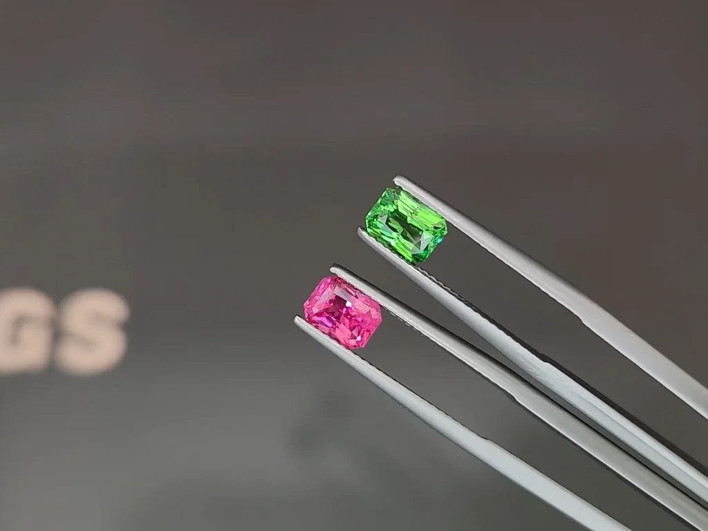 Striking contrasting pair of tsavorite and spinel radiant cut 2.58 carats, Tanzania Image №3