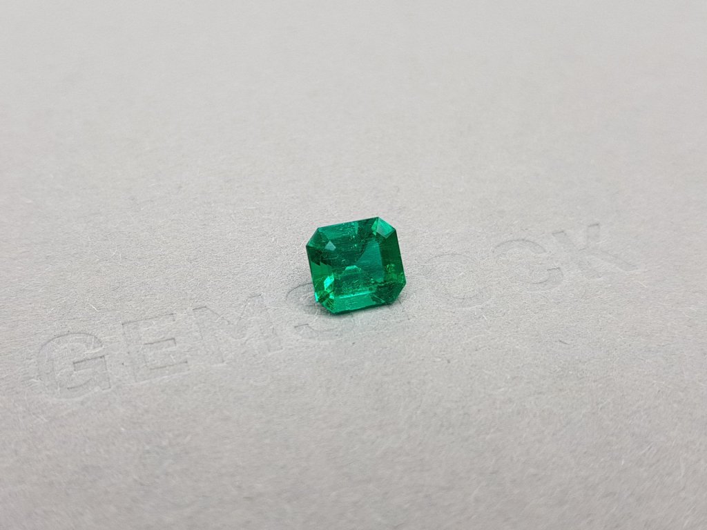 Intense "Muzo Green" Emerald octagon cut 1.59 ct Image №3