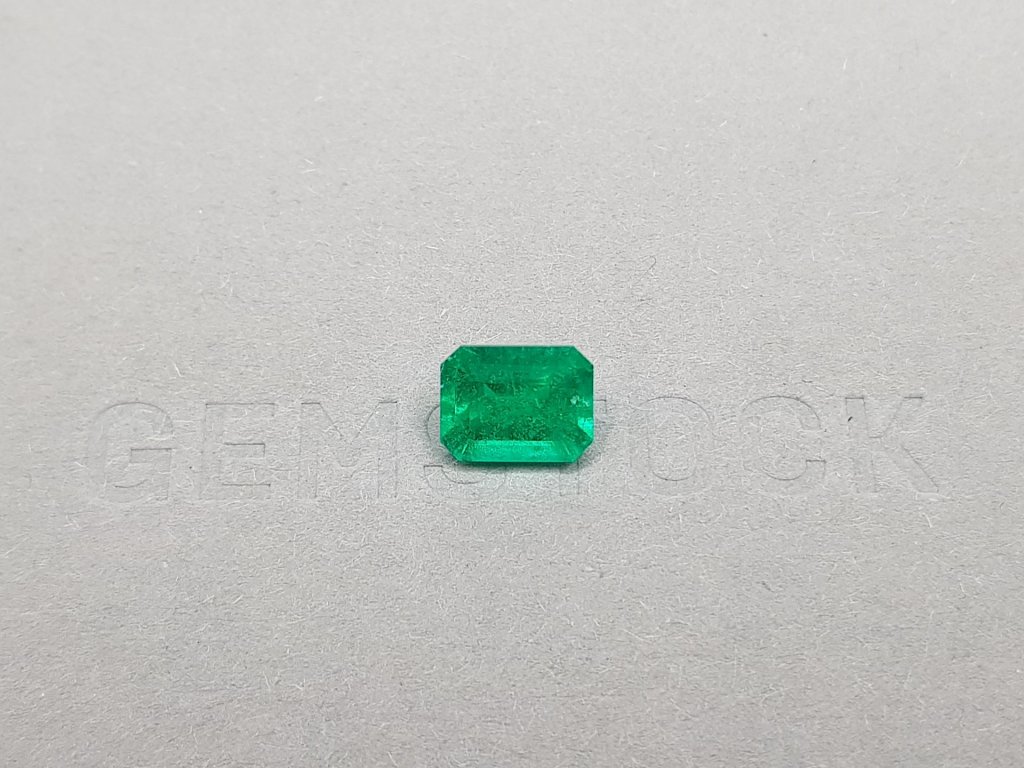 Colombian emerald Vivid Green 1.95 ct octagon cut Image №2