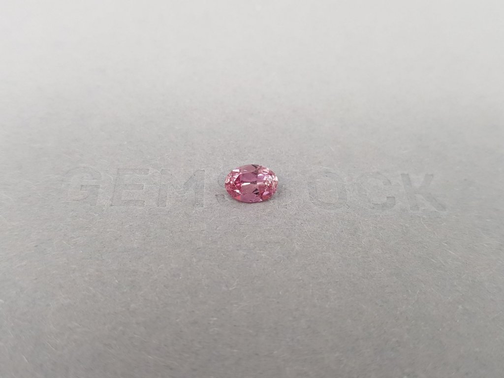 Unheated Padparadscha sapphire in oval cut  0.93 ct, Madagascar Image №1