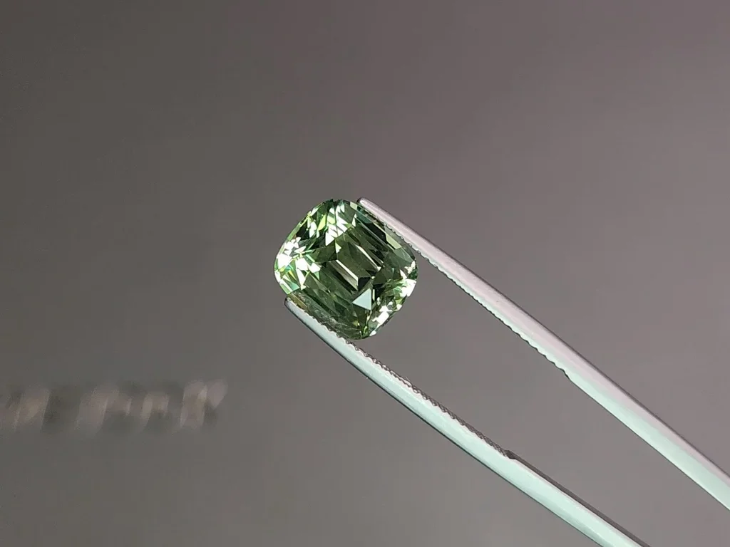 Rare vanadium chrysoberyl in cushion cut 5.13 carats Image №3