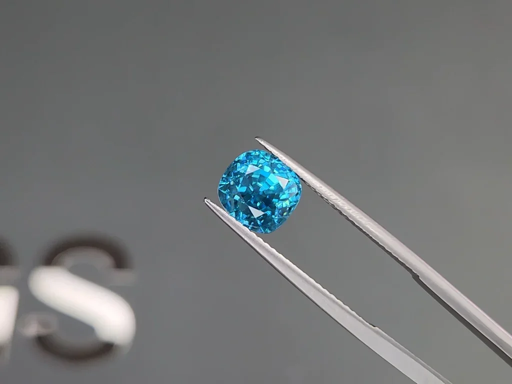 Cushion-cut blue zircon 4.81 carats, Cambodia Image №3