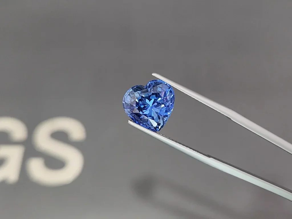 Unheated Cornflower Blue sapphire in heart shape 8.04 carats, Sri Lanka Image №3