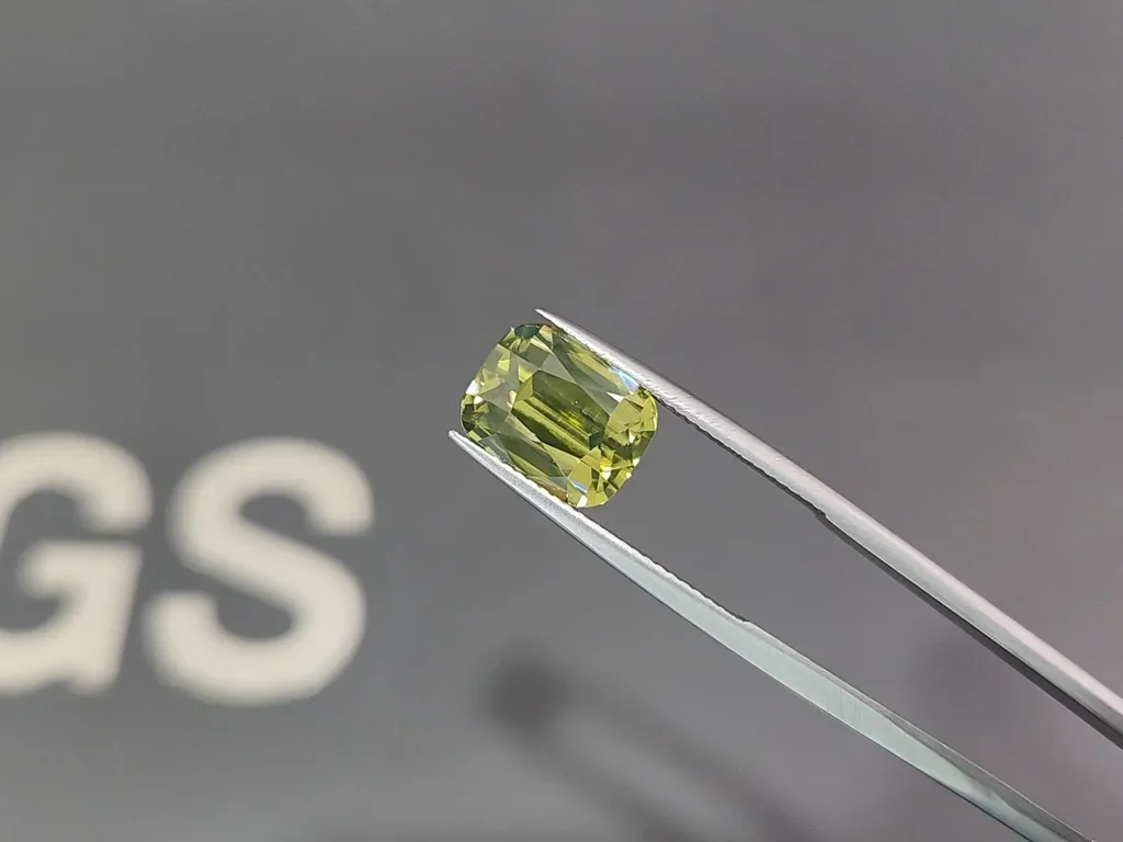 Yellow green zircon cushion cut 7.34 carats, Tanzania Image №3
