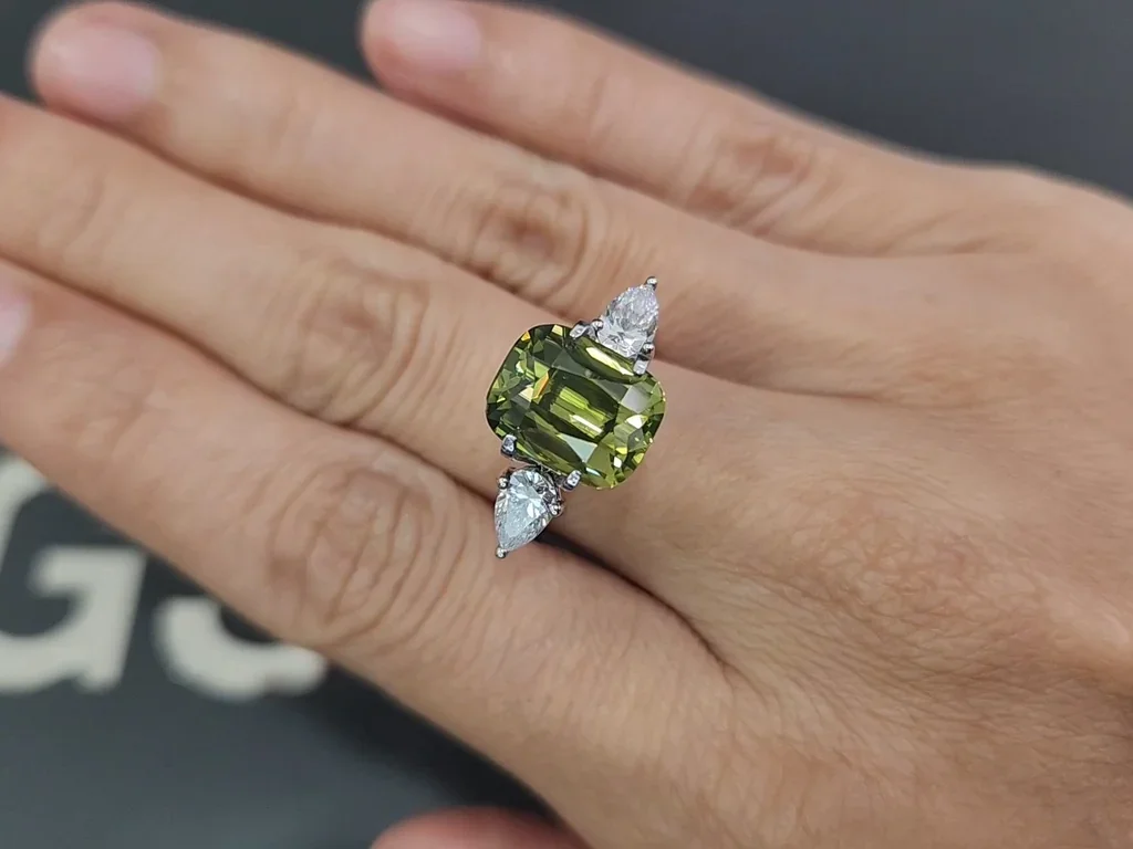 Yellow green zircon cushion cut 7.34 carats, Tanzania Image №5