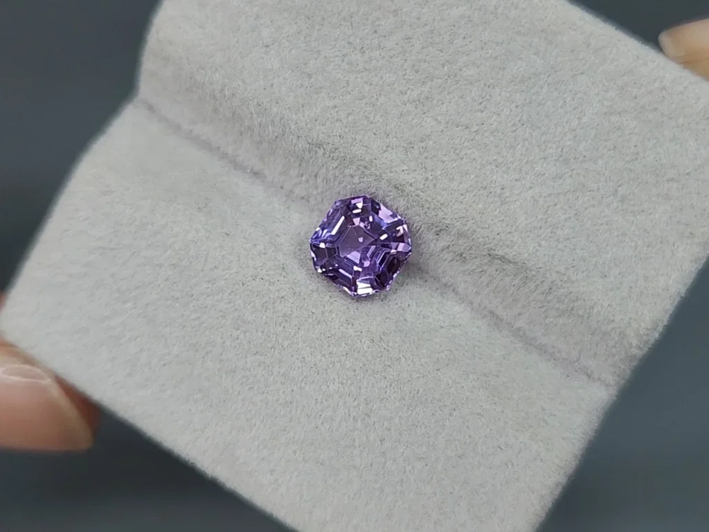 Lavender spinel  ascher cut 1.69 carats, Sri Lanka Image №4