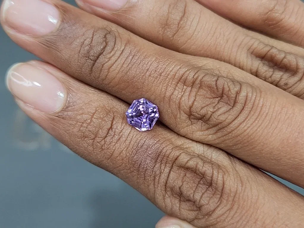 Lavender spinel  ascher cut 1.69 carats, Sri Lanka Image №2