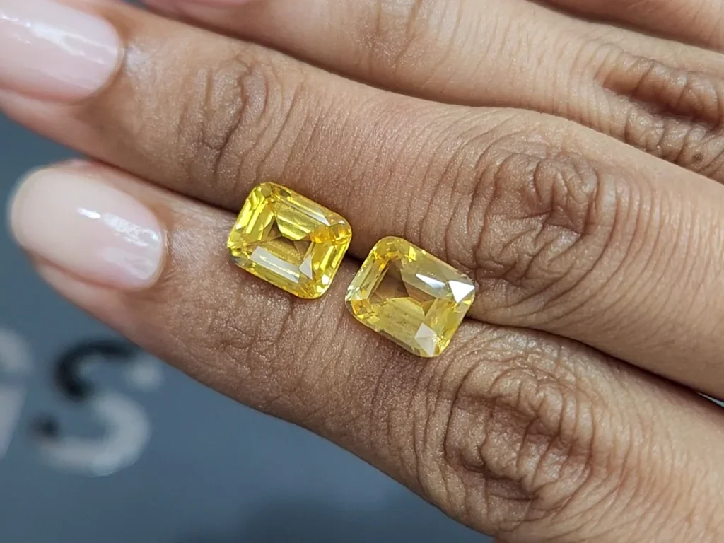 Pair of sapphires Vivid Yellow cushion cut 8.24 carats, Sri Lanka Image №2