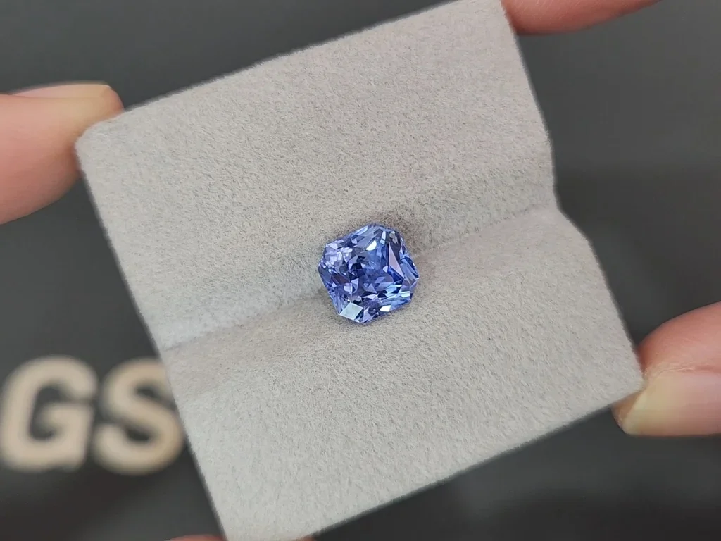 Unheated blue sapphire  radiant cut 3.54 carats, Sri Lanka Image №4
