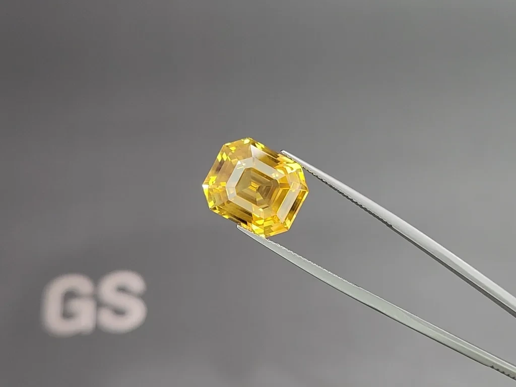Unheated  sapphire Vivid Yellow octagon 15.10 carats, Sri Lanka Image №3
