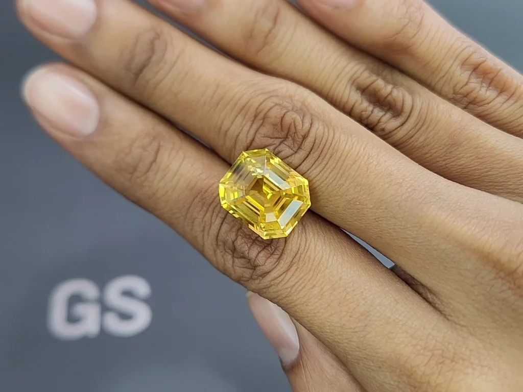 Unheated  sapphire Vivid Yellow octagon 15.10 carats, Sri Lanka Image №2