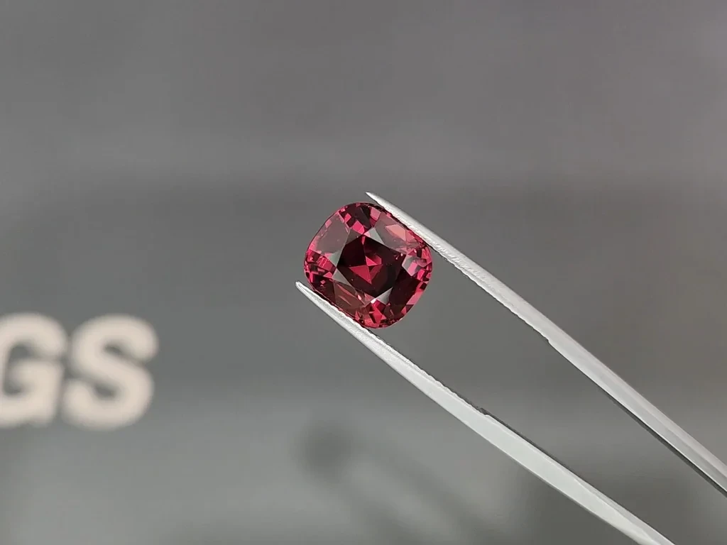 Garnet rhodolite cushion cut 6.68 carats, Tanzania Image №3