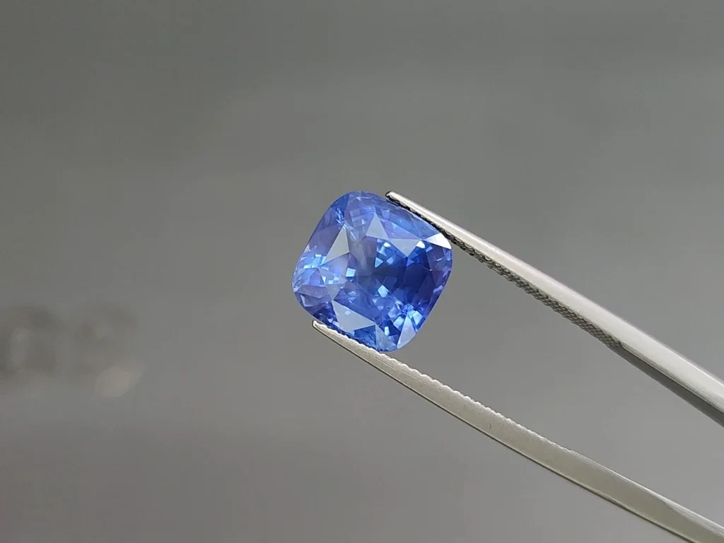 Unheated sapphire Cornflower Blue cushion cut  8.14 carats, Sri Lanka Image №3