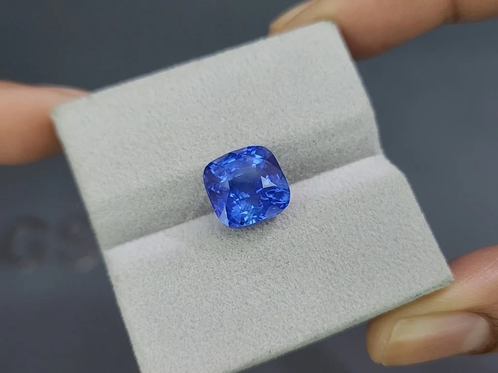 Unheated sapphire Cornflower Blue cushion cut  8.14 carats, Sri Lanka Image №4
