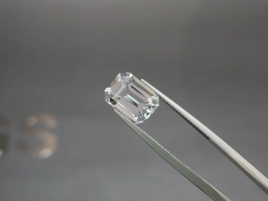 Kunzite octagon cut 4.74 carats, Pakistan Image №3