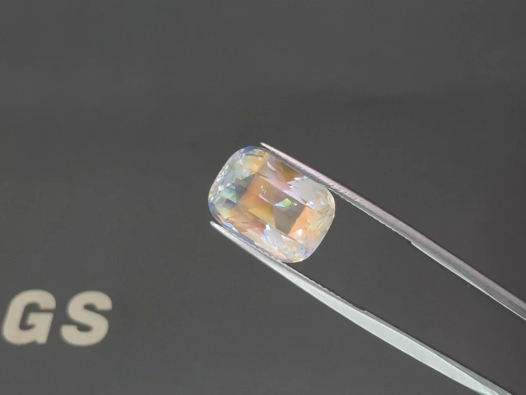 Rainbow moonstone cushion cut 9.88 carats, Madagascar Image №3