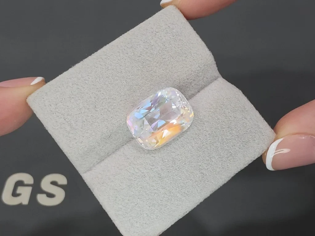 Rainbow moonstone cushion cut 9.88 carats, Madagascar Image №4