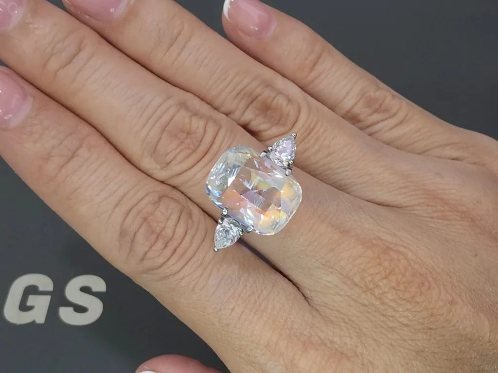 Rainbow moonstone cushion cut 9.88 carats, Madagascar Image №5