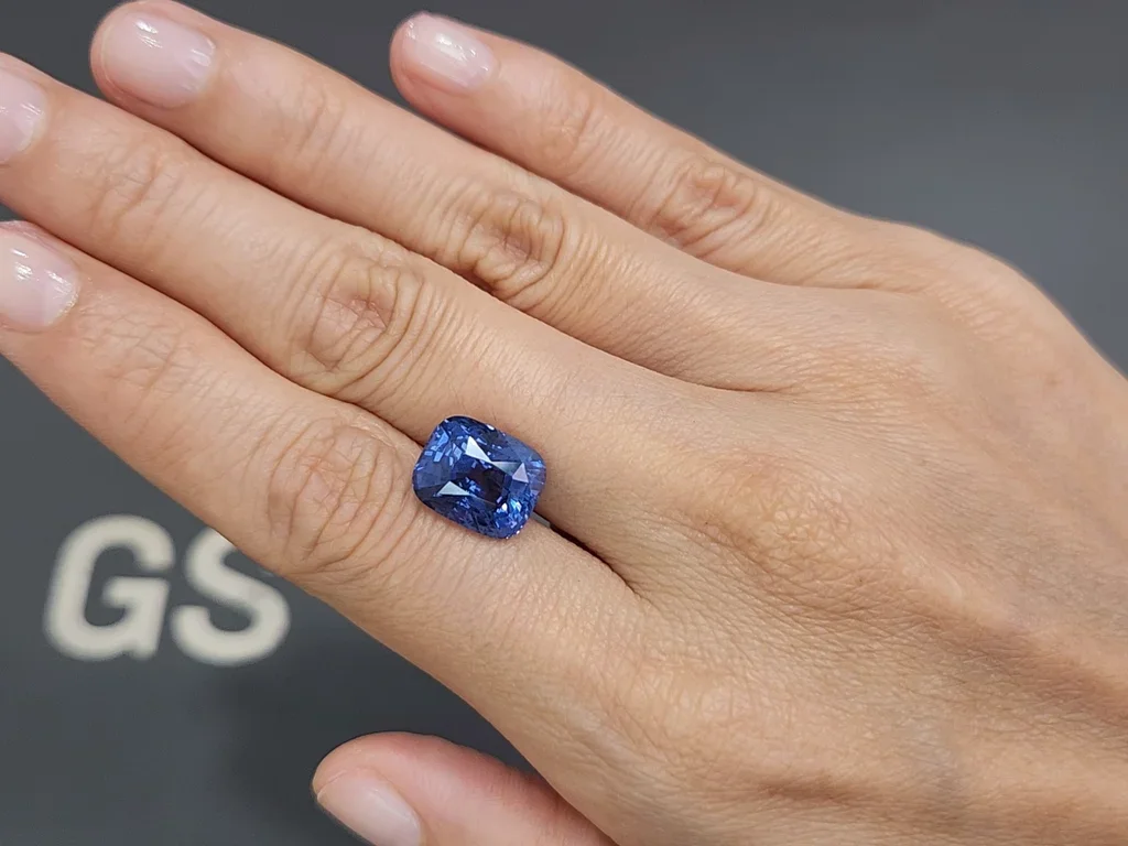 Unique cobalt blue cushion cut spinel from Tanzania 7.08 ct, GRS Image №2