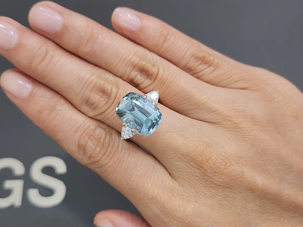 Rich aquamarine "Santa Maria" color, cushion cut 7.59 carats, Africa Image №5