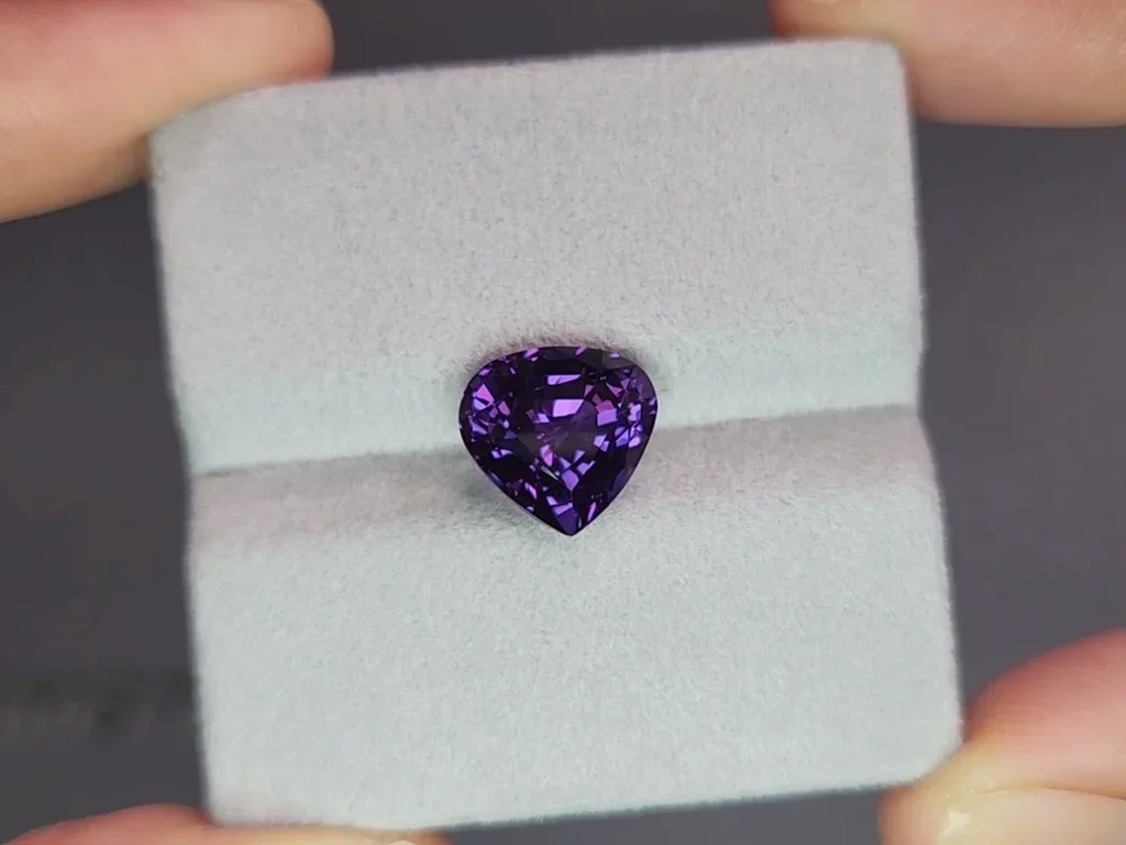 Rare color change spinel in pear shape 5.00 carats Image №6