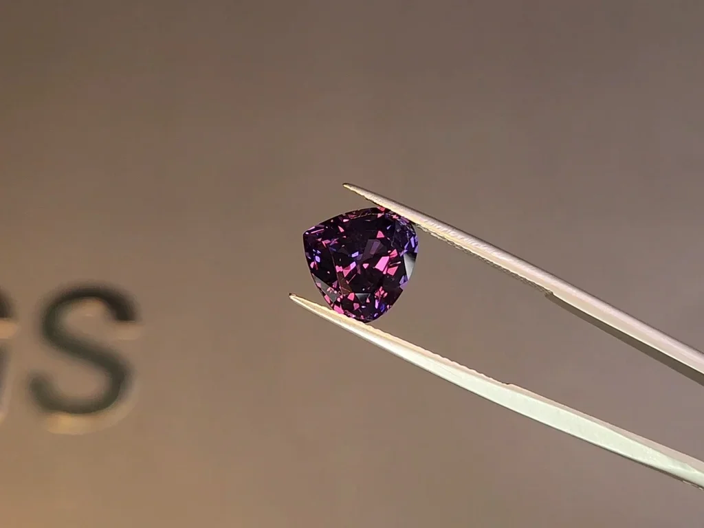 Rare color change spinel in pear shape 5.00 carats Image №5