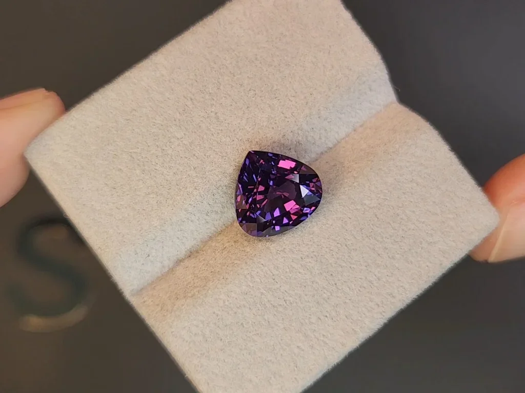 Rare color change spinel in pear shape 5.00 carats Image №7