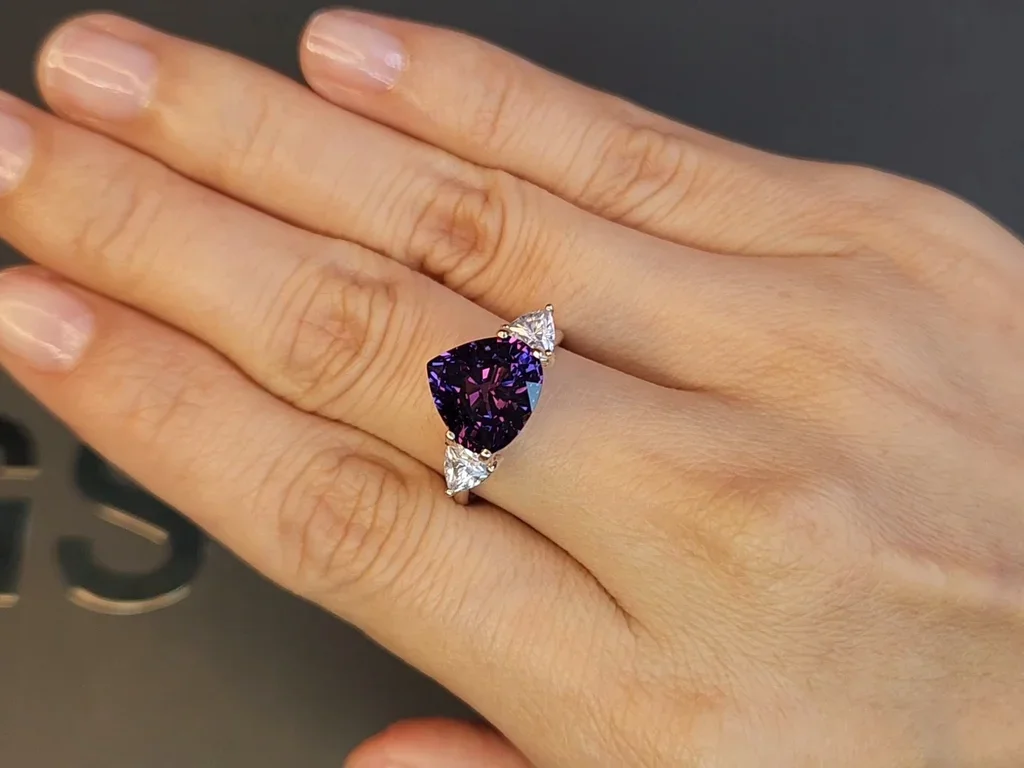 Rare color change spinel in pear shape 5.00 carats Image №9