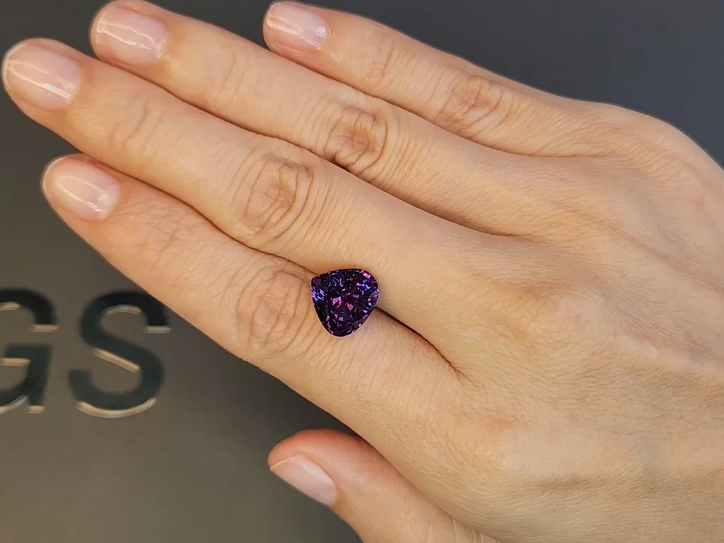 Rare color change spinel in pear shape 5.00 carats Image №3