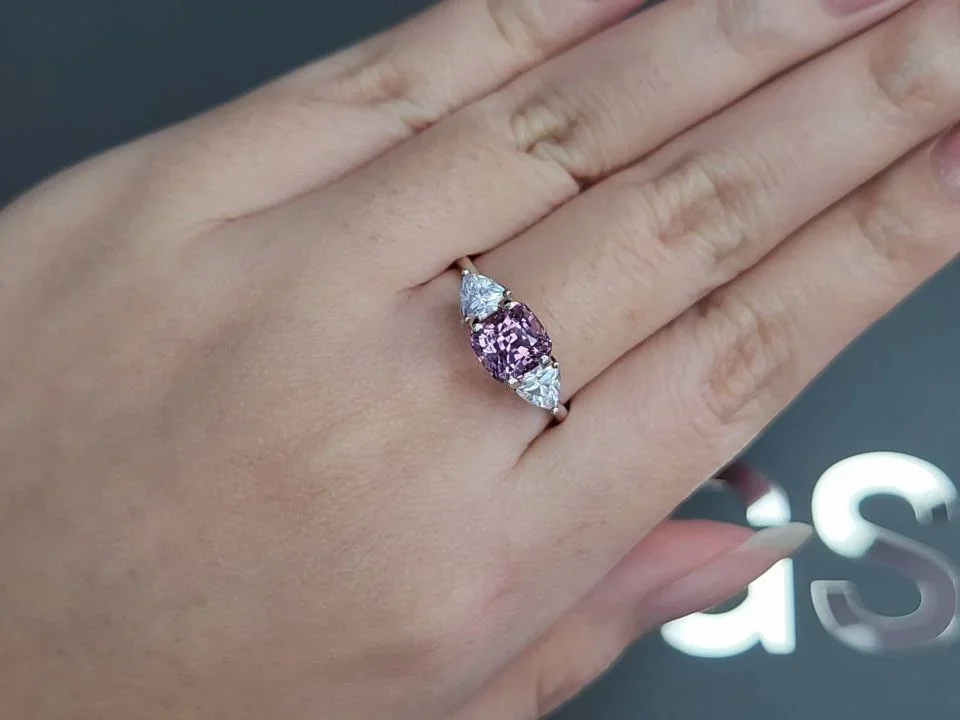 Lavender spinel in cushion cut 2.01 carats, Tanzania Image №5
