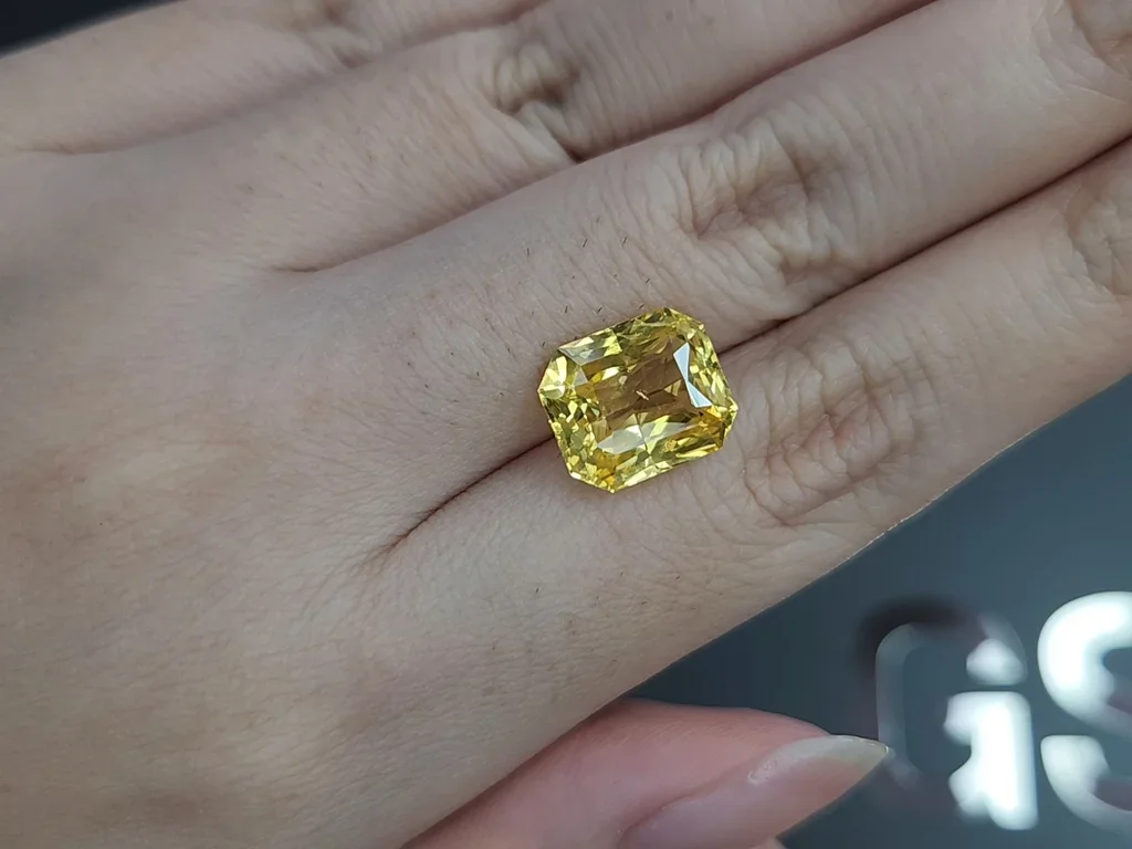 Unheated Vivid Yellow sapphire in radiant cut 7.04 carats, Sri Lanka Image №2