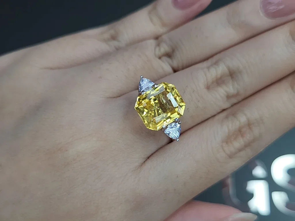 Unheated Vivid Yellow sapphire in radiant cut 7.04 carats, Sri Lanka Image №5