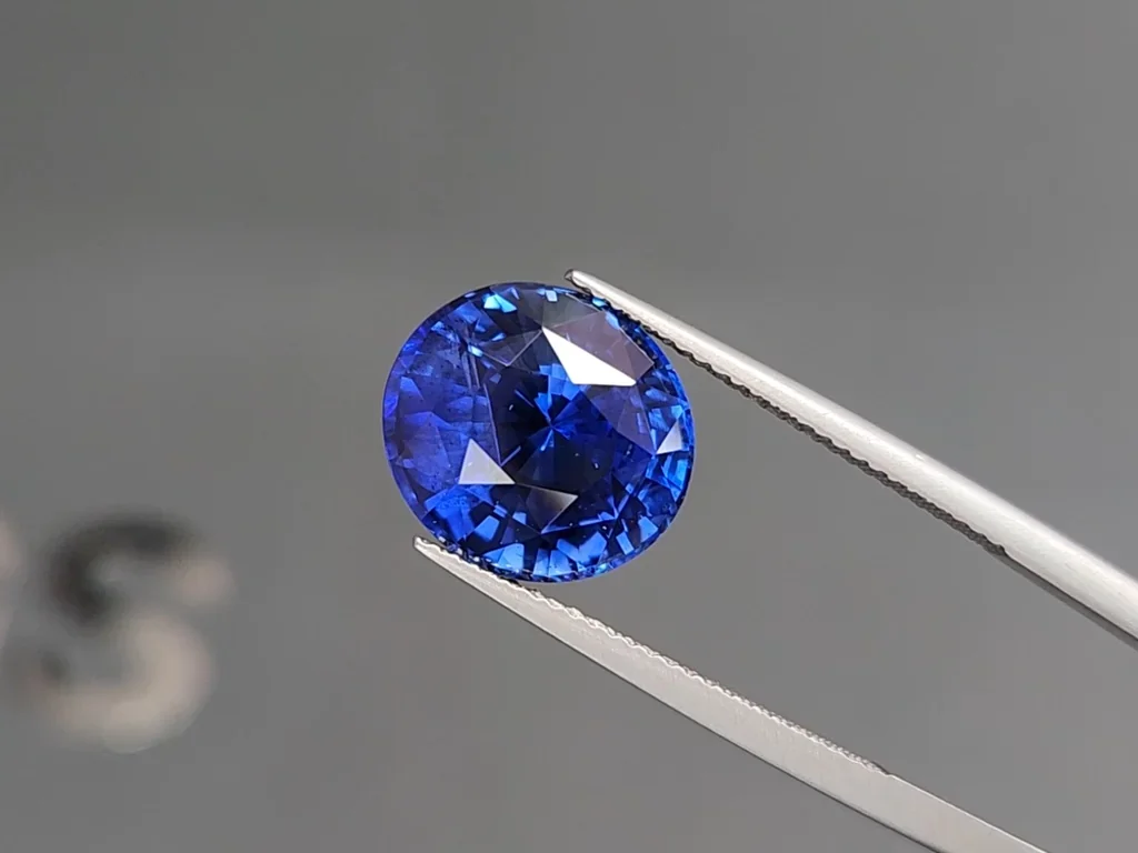 Sapphire Royal Blue round cut 8.71 carats, Sri Lanka  Image №3