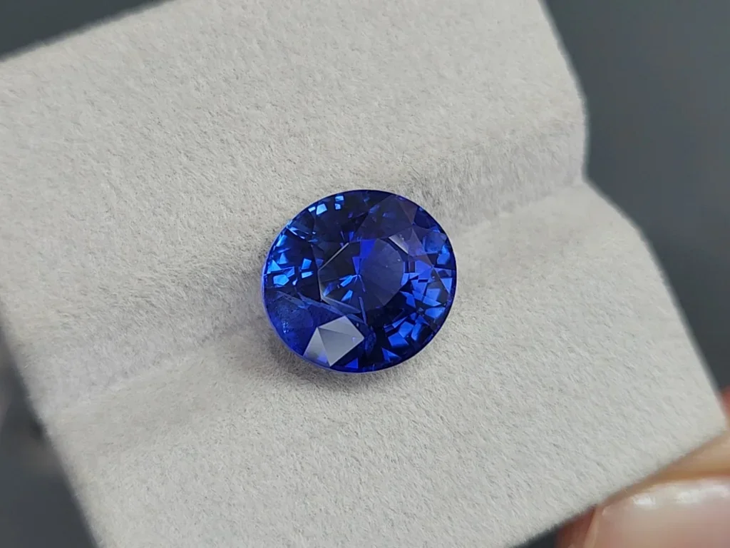 Sapphire Royal Blue round cut 8.71 carats, Sri Lanka  Image №4