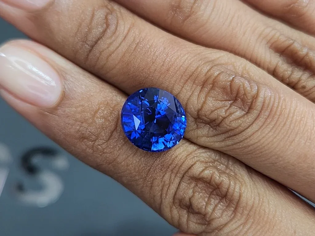 Sapphire Royal Blue round cut 8.71 carats, Sri Lanka  Image №2