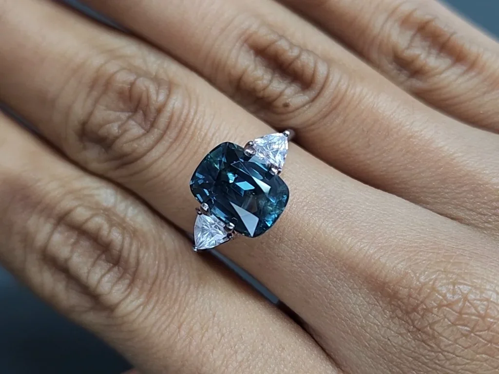 Unheated sapphire Teal cushion cut 5.29 carats, Madagascar Image №5