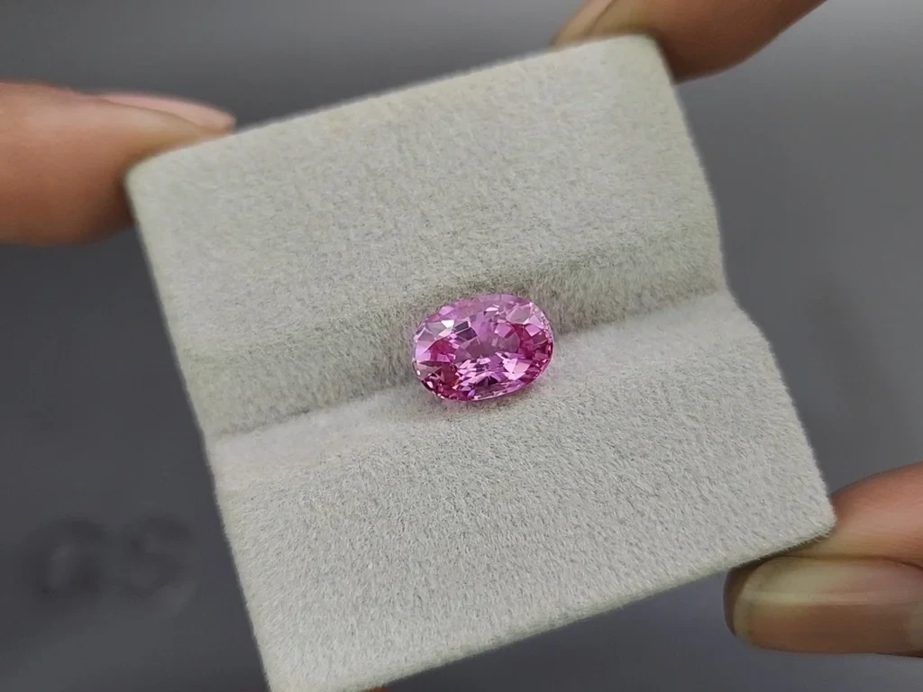 Unheated Intense Pink sapphire in oval cut 3.59 carats, Madagascar Image №4