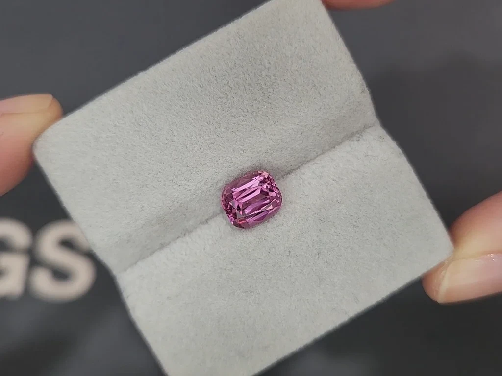 Garnet Malaya cushion cut 2.33 carats, Tanzania  Image №4