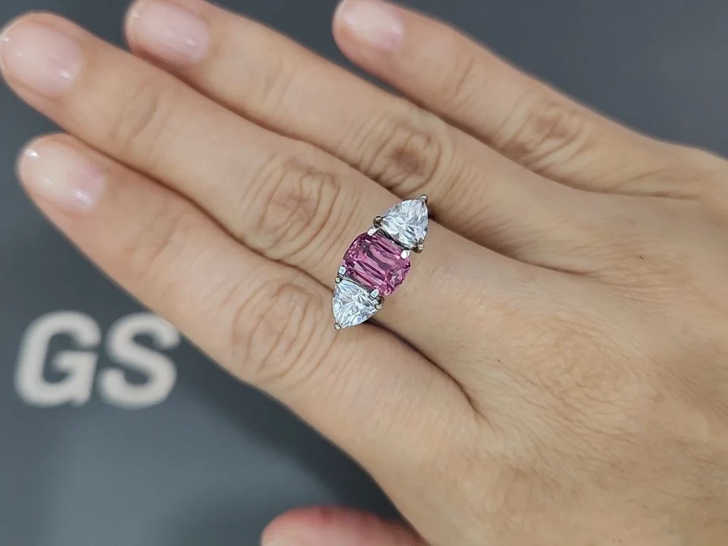 Garnet Malaya cushion cut 2.33 carats, Tanzania  Image №5