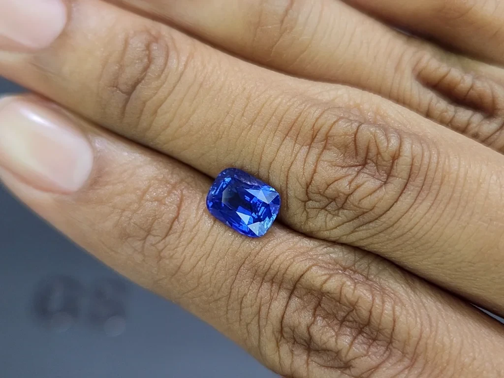 Unheated sapphire Royal Blue cushion cut  2.56 carats, Madagascar Image №2