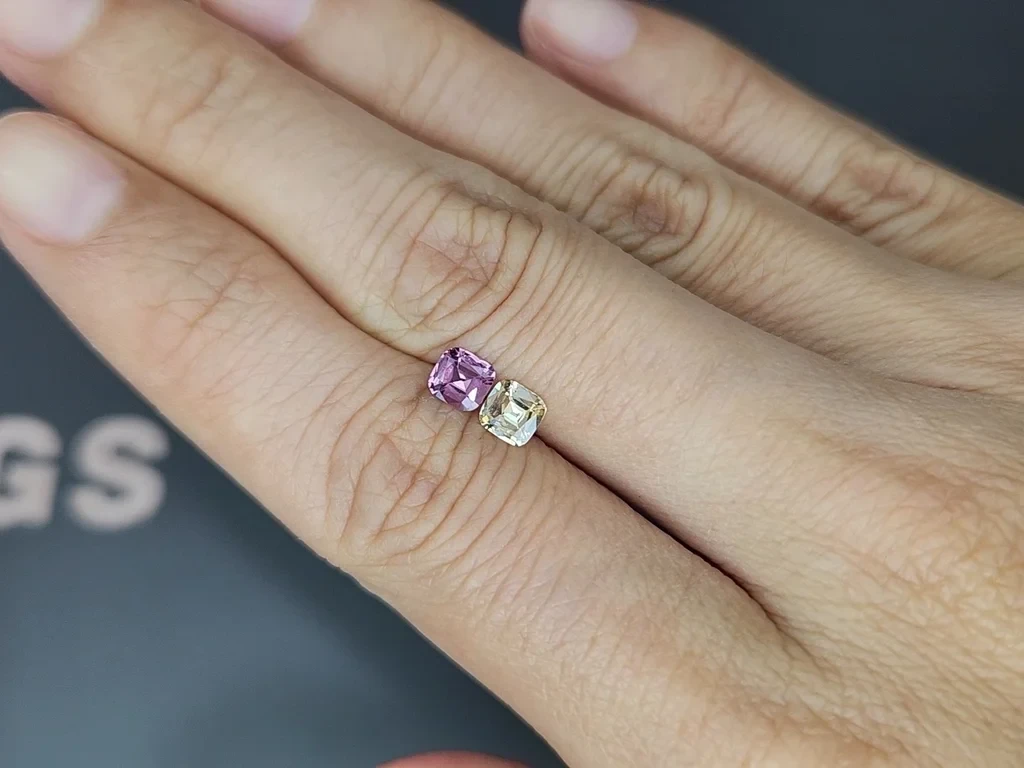 Сontrasting pair of unheated sapphires cushion cut 0.73 carats, Sri Lanka Image №2